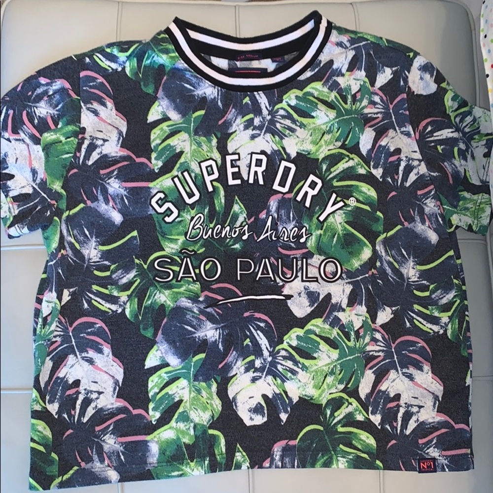 Super Cute Superdry T-shirt